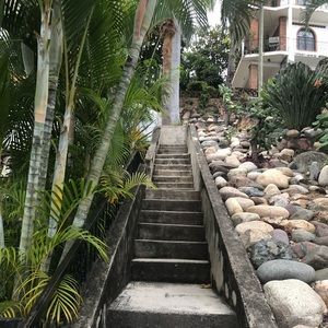 Meet your Posher, Mirthala